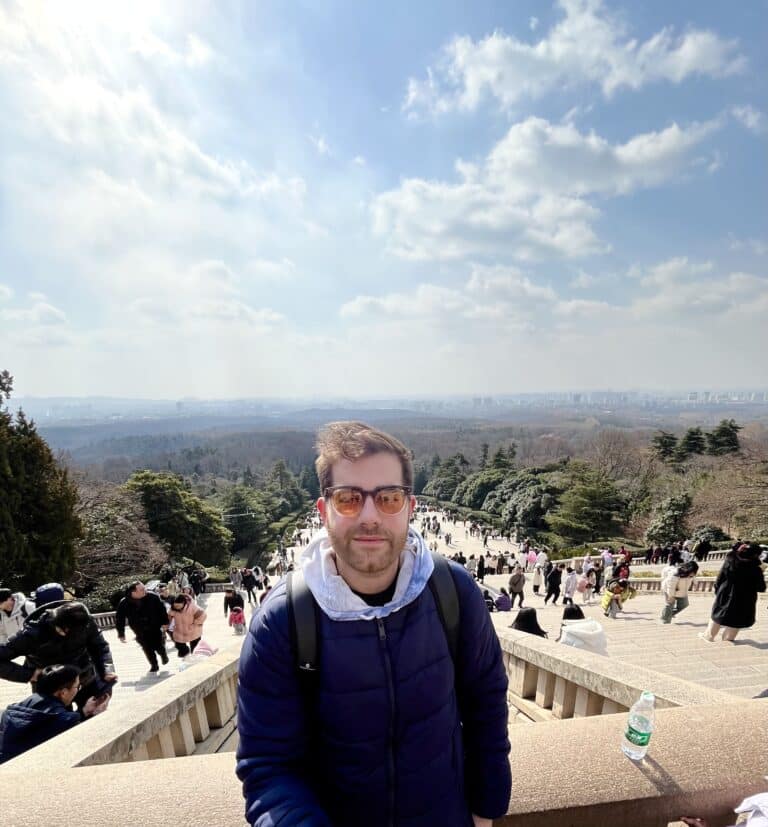 axi en el mauseoleo de sun yat zen en nanjing