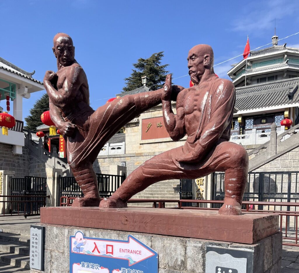 dengfeng shaolin kungfu estatua